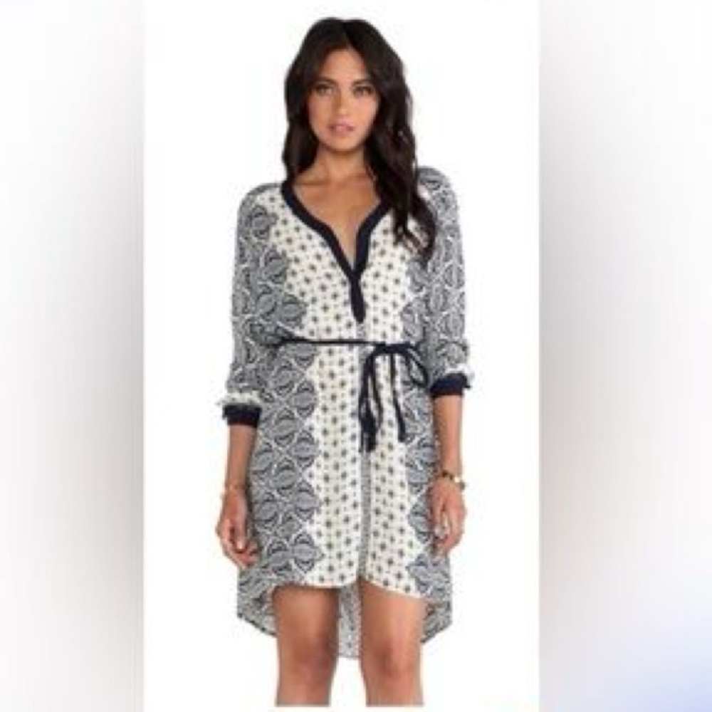 Gypsy 05 White and Navy Printed Tunic Dress